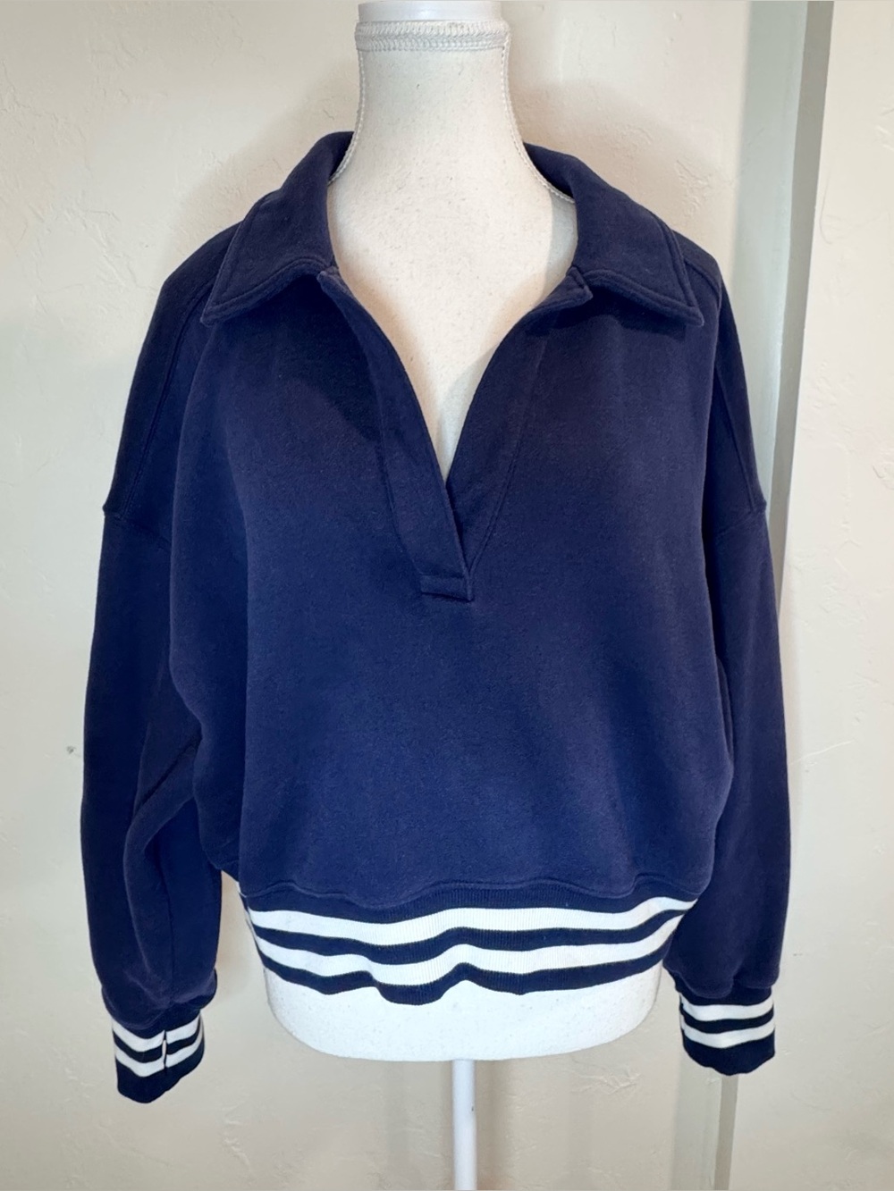 OFFLINE By Aerie Cropped Collared Sweatshirt Navy Varsity Pullover Athleisure